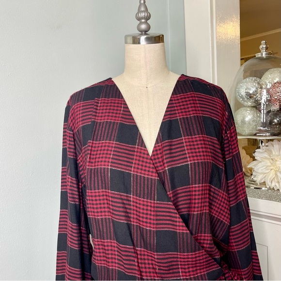 Lane Bryant Red Metallic Plaid Wrap Blouse Size 22 Nwt - Picture 3 of 13
